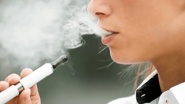 Elektroninių cigarečių rinkoje – masiniai pažeidimai: Vartotojų aljansas ragina prekybininkus prisiimti atsakomybę